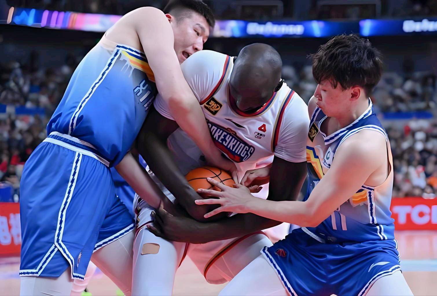 竞争激烈的比赛中，胜者笑到最后