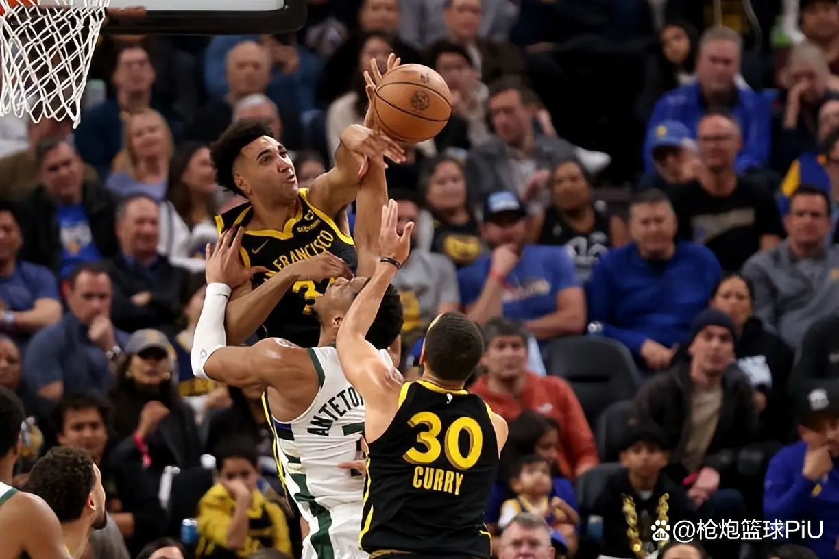 关于勇士横扫尼克斯,格林全面发挥的信息 关于勇士横扫尼克斯,格林全面发挥的信息