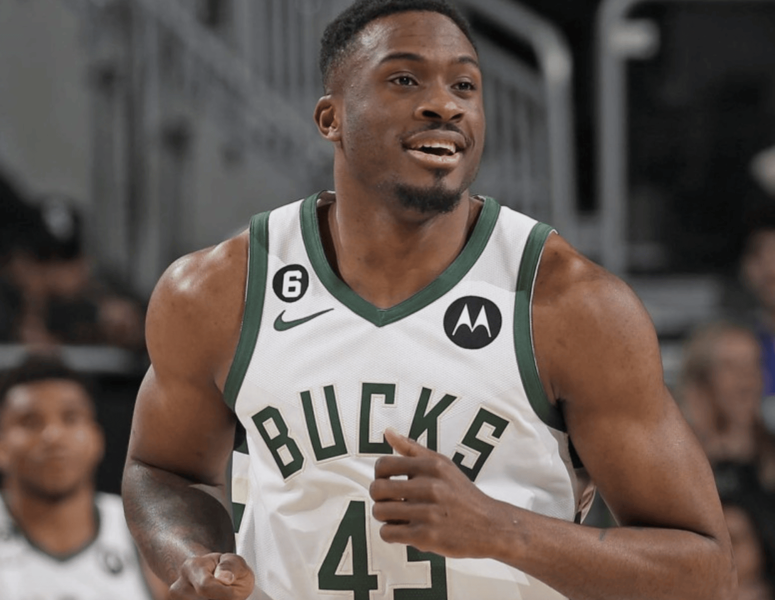 关于热火大胜黄蜂，安特托昆博缺席的信息