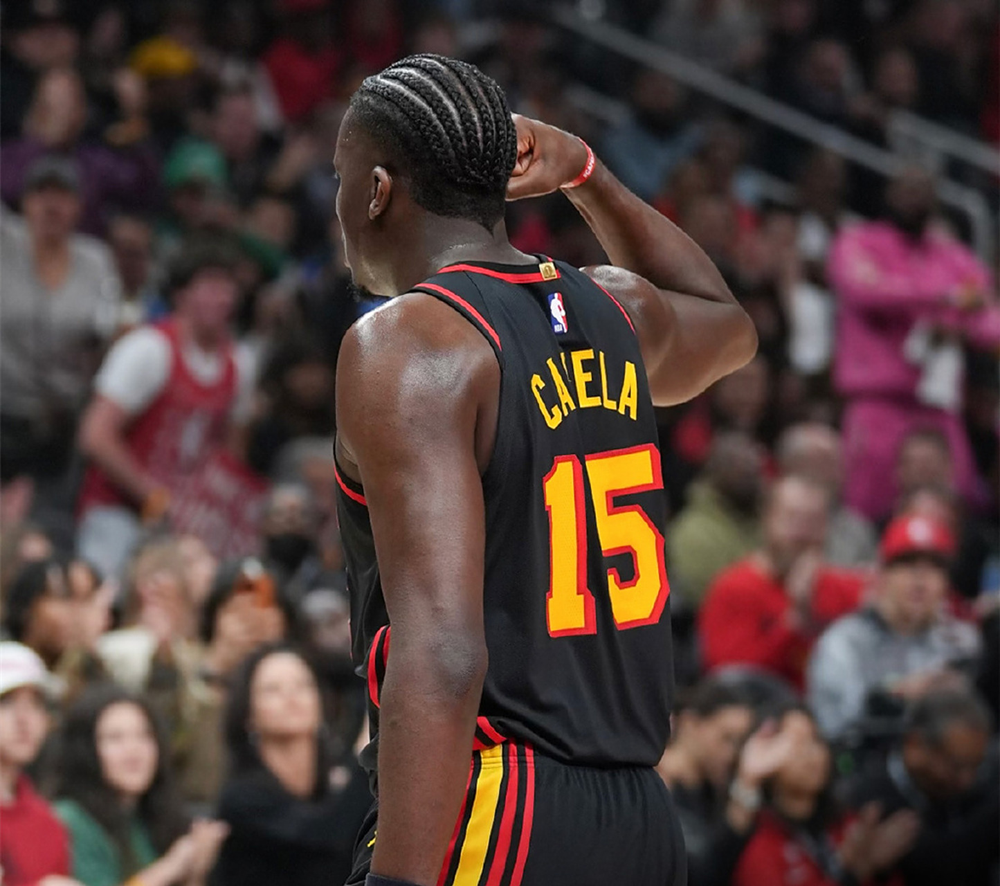 包含凯尔特人主场大胜老鹰，止连败的词条