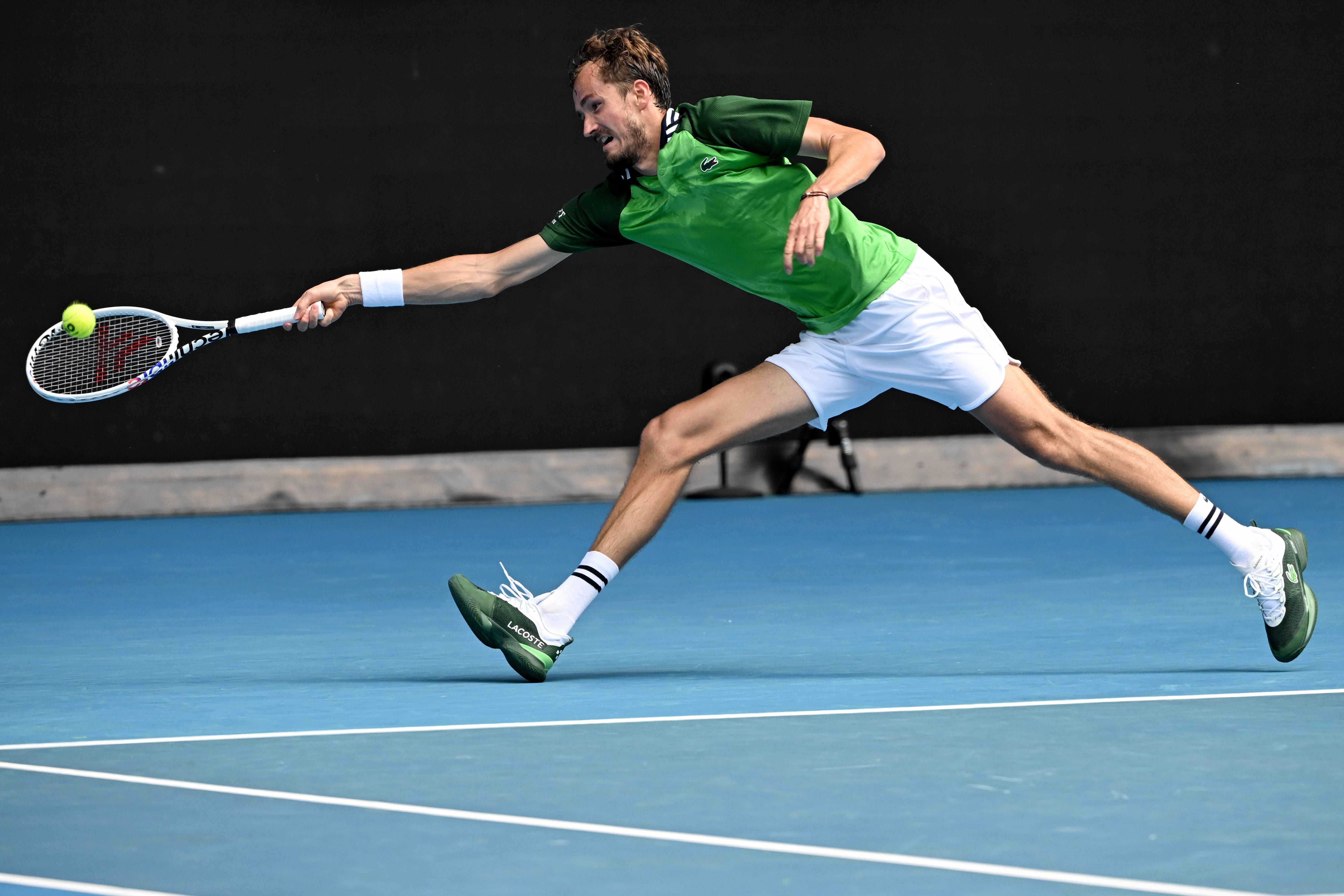 英国网球队鏖战美国网球队,梅德韦杰夫制霸全场的简单介绍 英国网球队鏖战美国网球队,梅德韦杰夫制霸全场的简单介绍