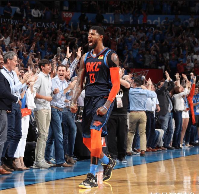 活塞惨败火箭,格兰特贡献27分 活塞惨败火箭,格兰特贡献27分