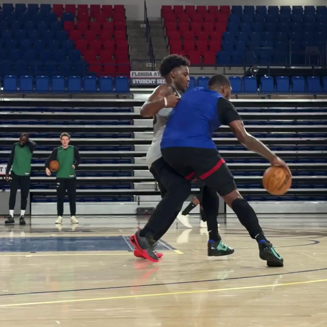 包含掘金碾压热火B队，米切尔统治全场的词条