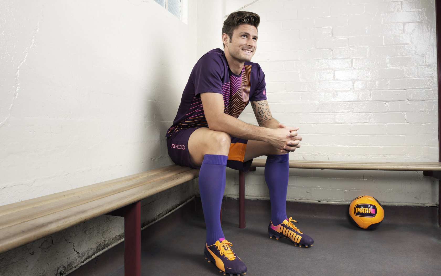 伊萨克独造三球闪耀全场，芬兰队3-0横扫澳大利亚展露锋芒