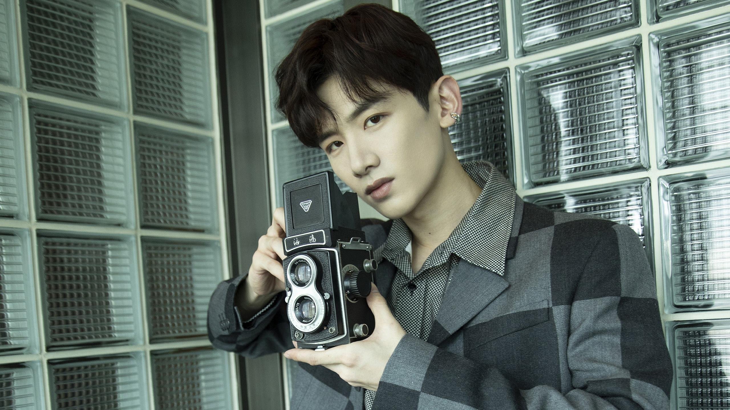 双线胜利,阿尔及利亚足球绝杀埃及,格列兹曼赛车统治街道