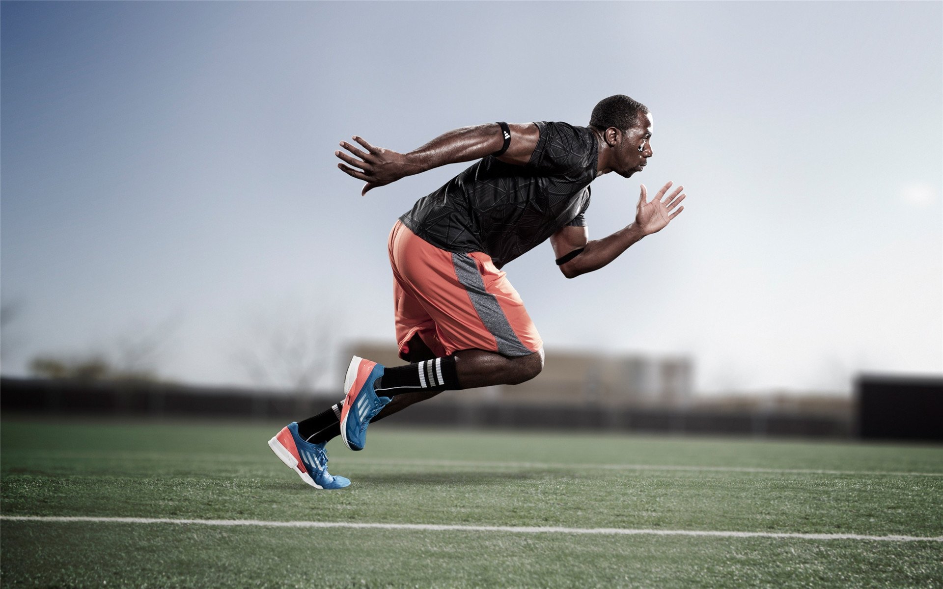 红蓝鏖战,当马赛打穿药厂,映照F1年度争冠的终极悬念